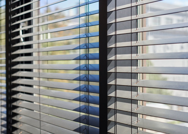 L’impact des brises-soleil sur vos économies d’énergie